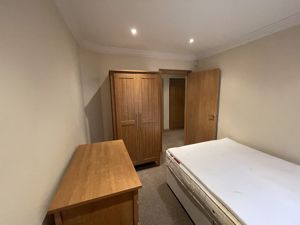 Bedroom- click for photo gallery